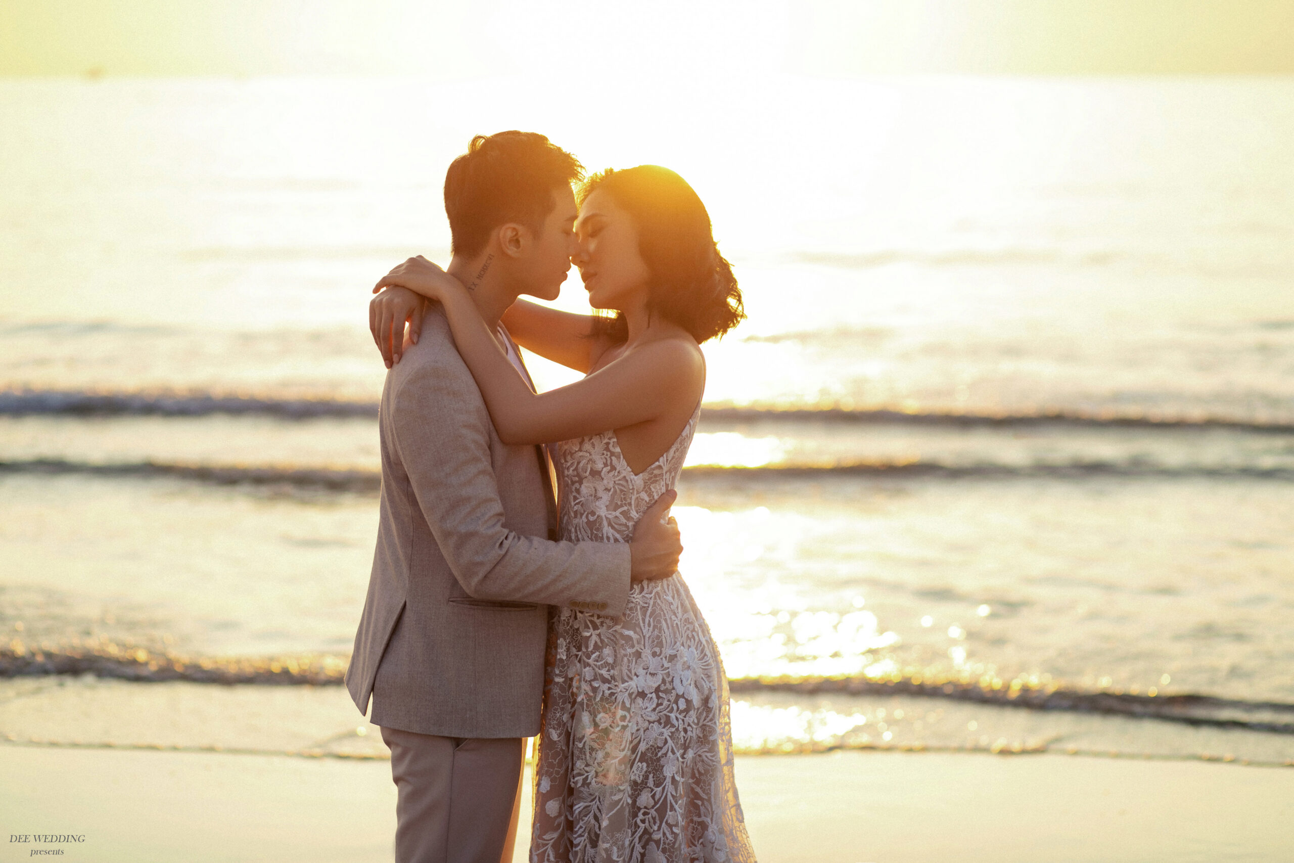 Ảnh cặp đôi tại bờ biển Đà Nẵng