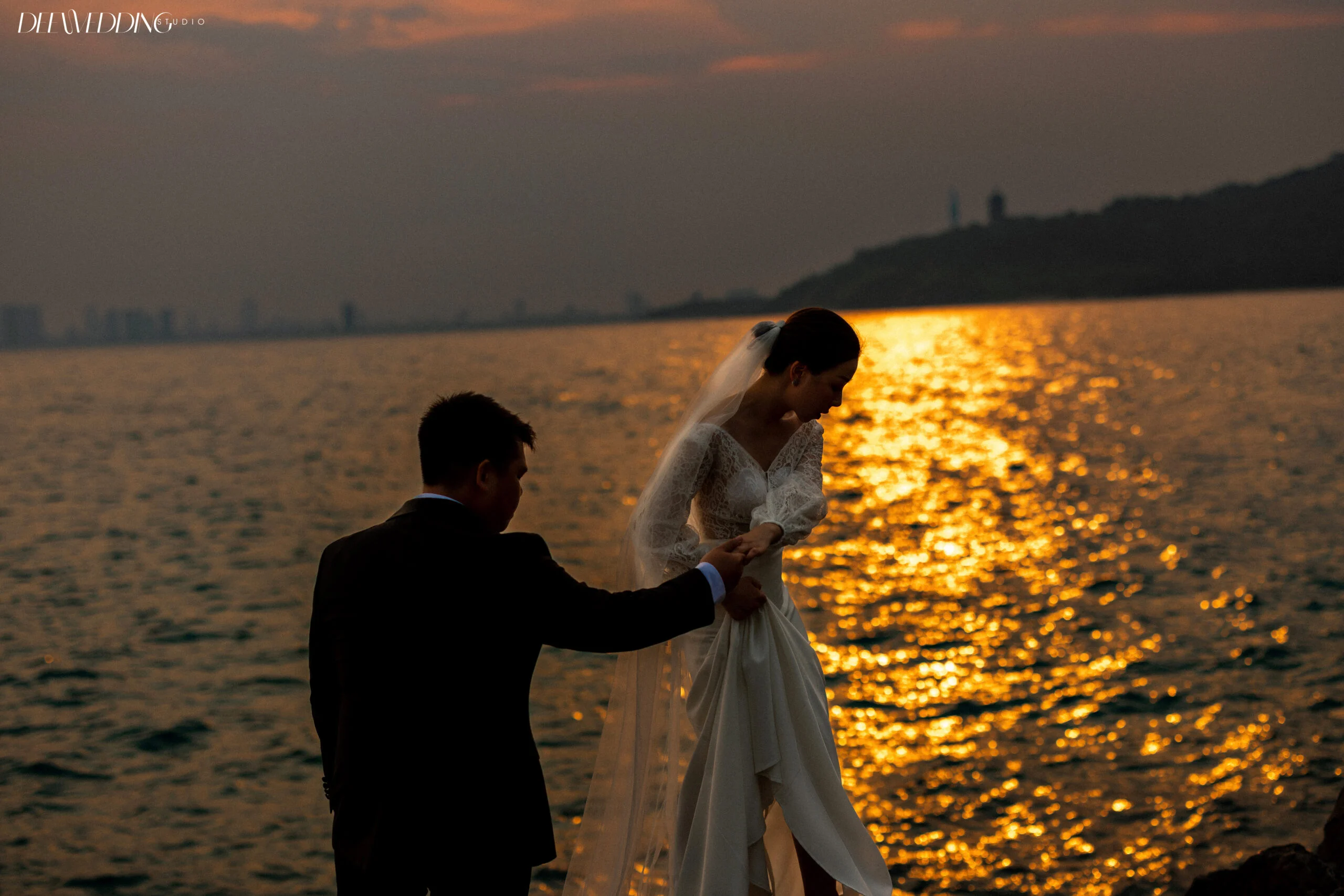 anh-cuoi-bien-da-nang